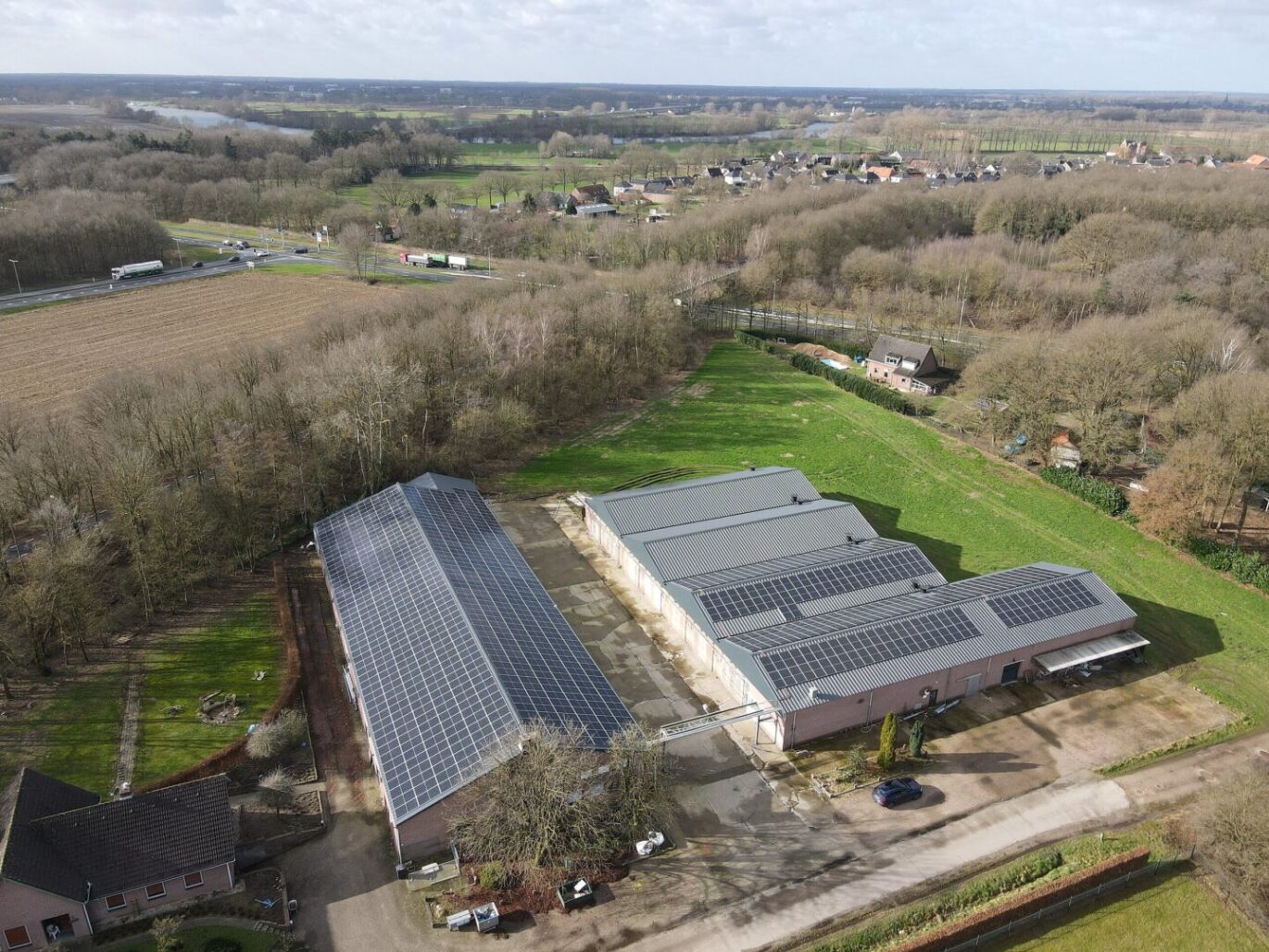 agrarische zonnepaneleninstallatie gerealiseerd door PV-Projecten