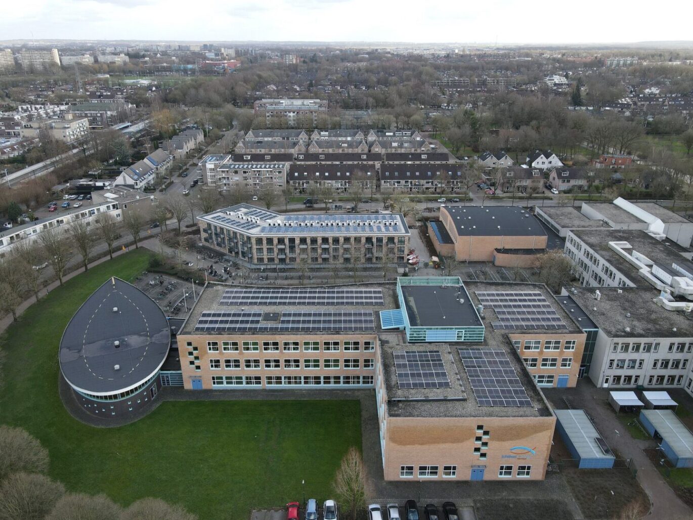 zakelijke zonnepaneleninstallatie gerealiseerd door PV-Projecten