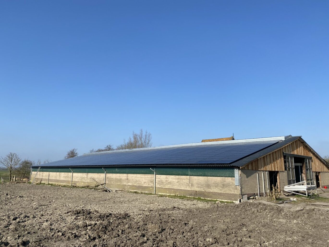 gerealiseerde agrarische zonnepaneleninstallatie van PV-Projecten