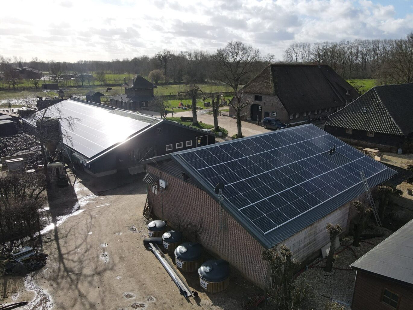 agrarische zonnepaneleninstallatie gerealiseerd door PV-Projecten