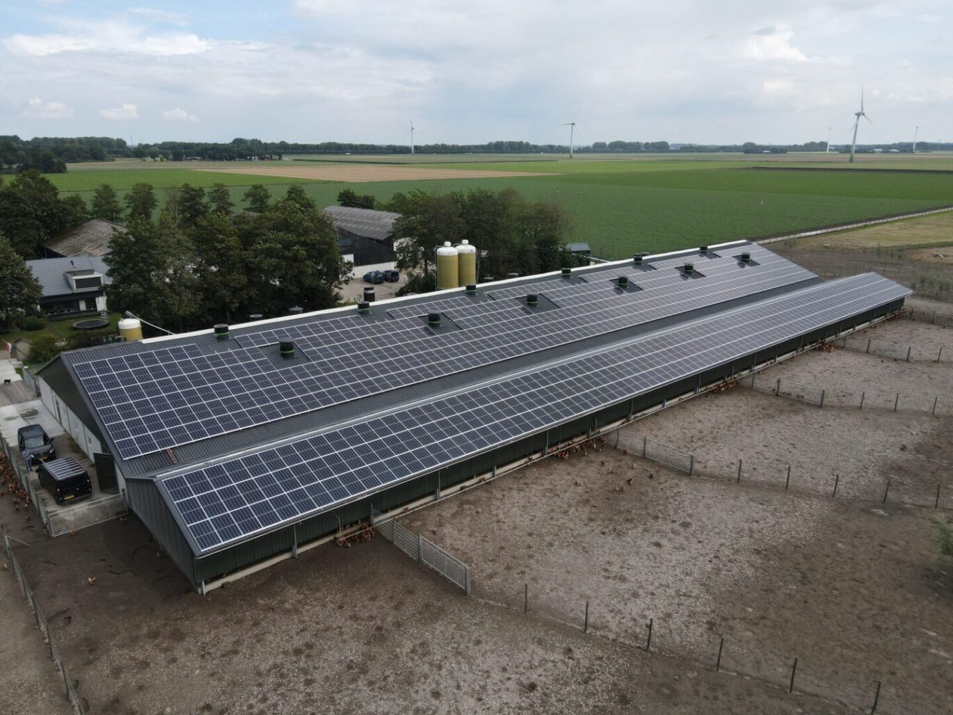 agrarische zonnepaneleninstallatie gerealiseerd door PV-Projecten