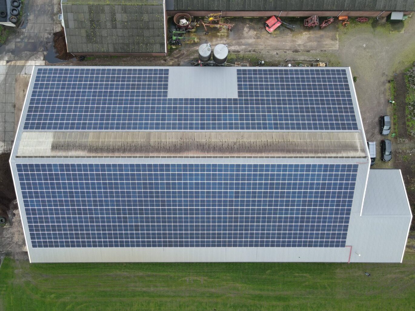 agrarische zonnepaneleninstallatie gerealiseerd door PV-Projecten