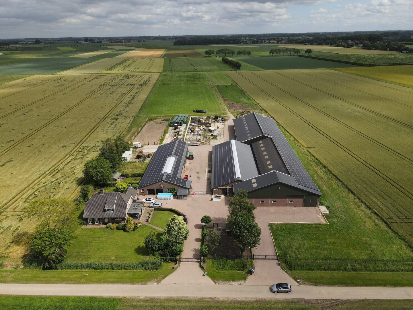 agrarische zonnepaneleninstallatie gerealiseerd door PV-Projecten