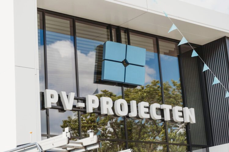 het logo van PV-Projecten