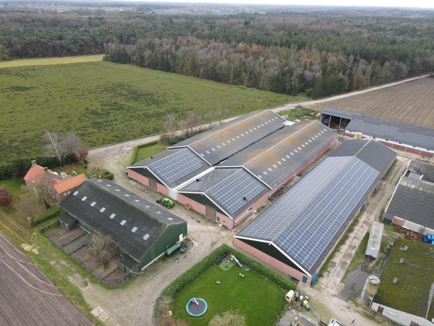 agrarische zonnepaneleninstallatie gerealiseerd door PV-Projecten